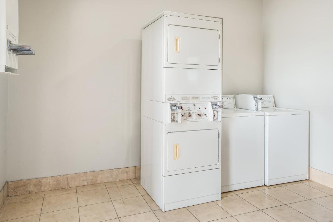 Red Roof Inn & Suites Lake Charles Ngoại thất bức ảnh
