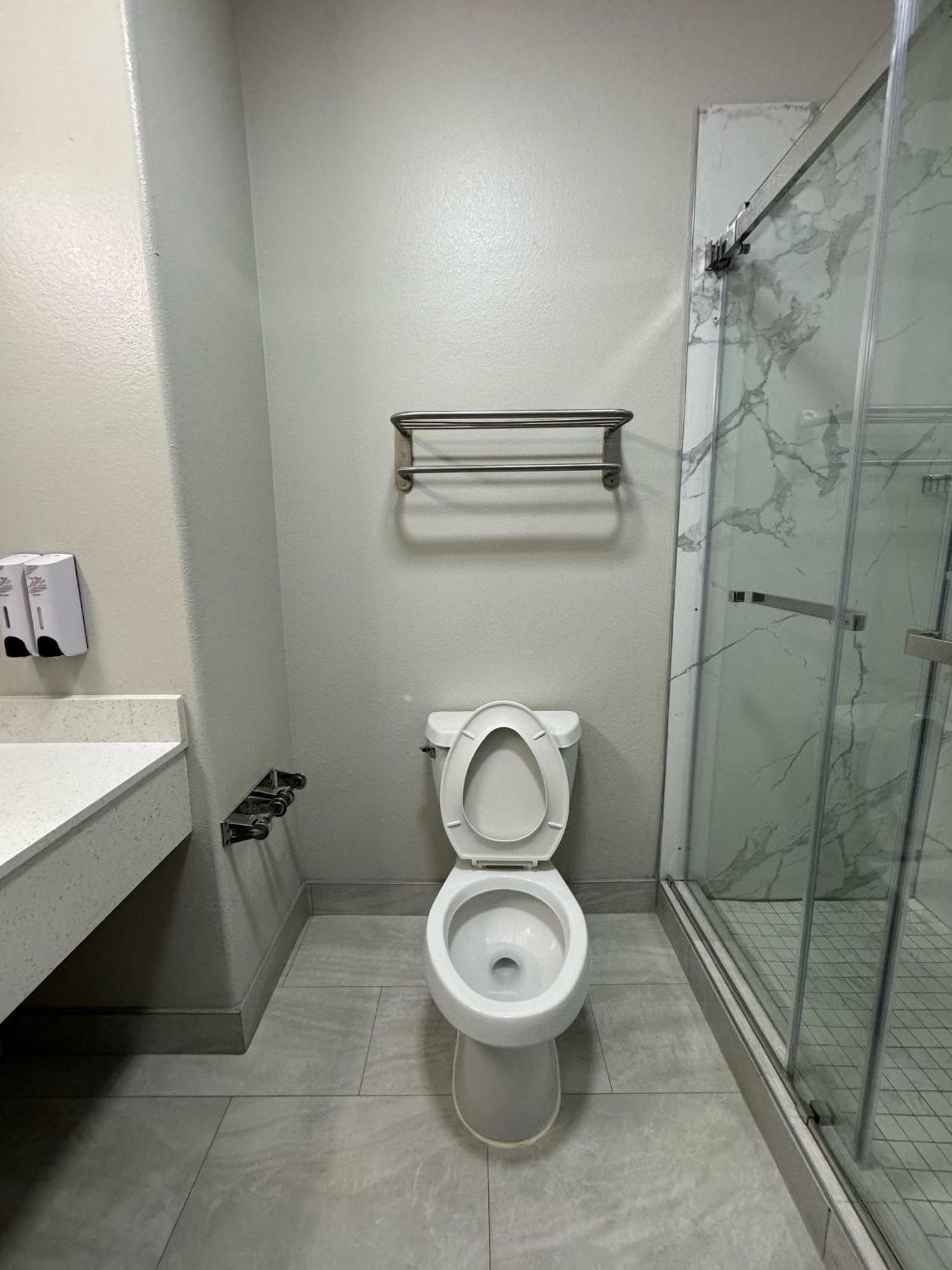 Red Roof Inn & Suites Lake Charles Ngoại thất bức ảnh
