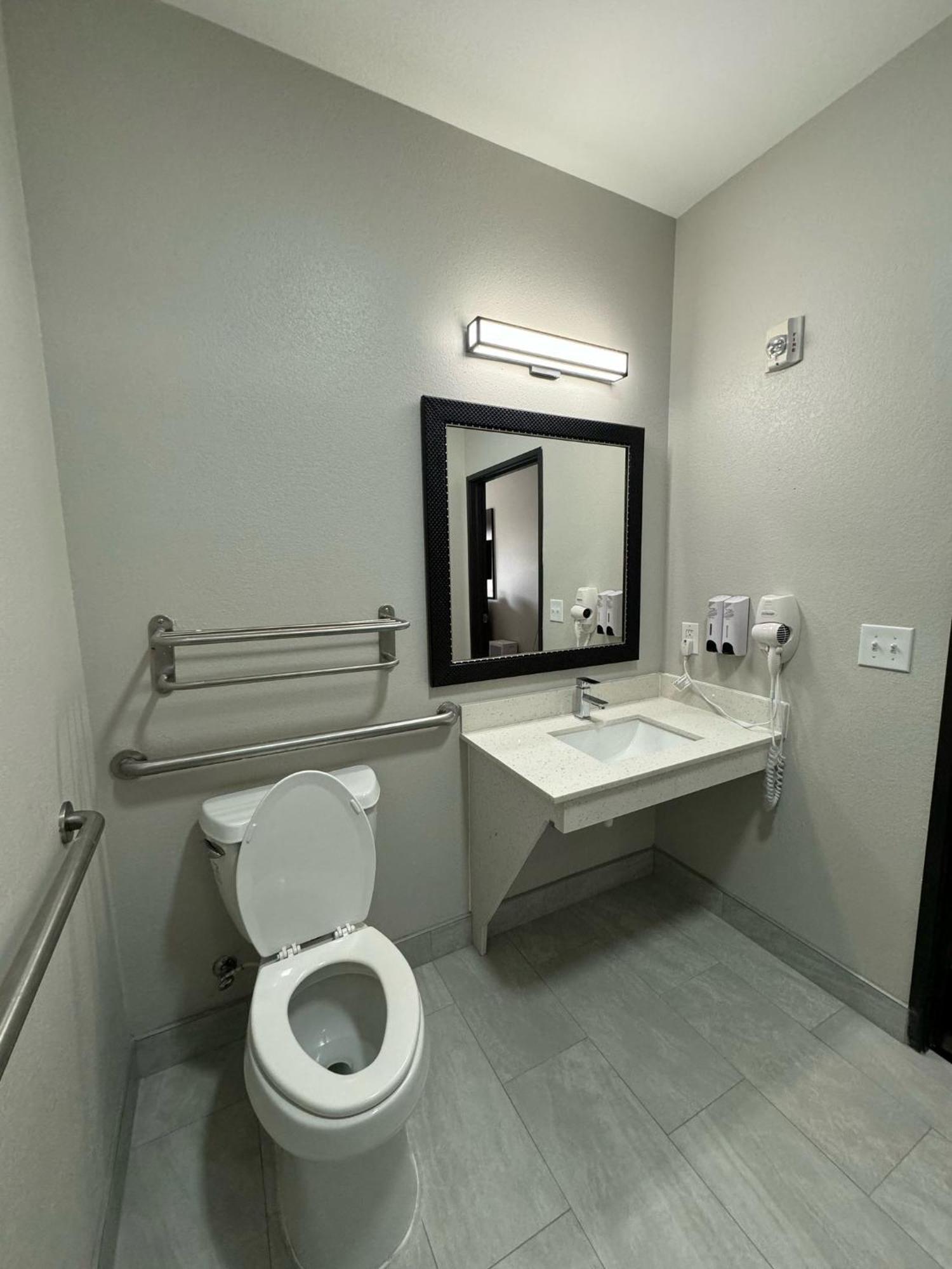 Red Roof Inn & Suites Lake Charles Ngoại thất bức ảnh