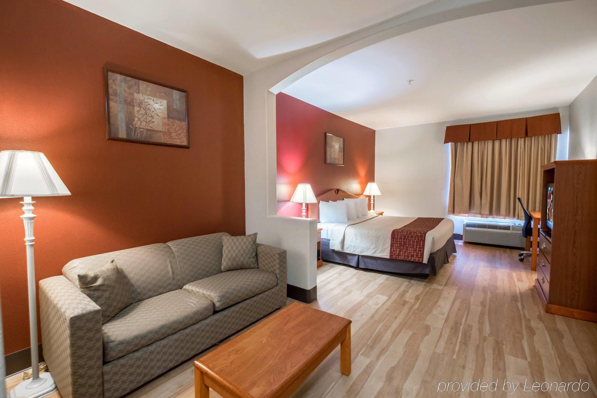 Red Roof Inn & Suites Lake Charles Ngoại thất bức ảnh