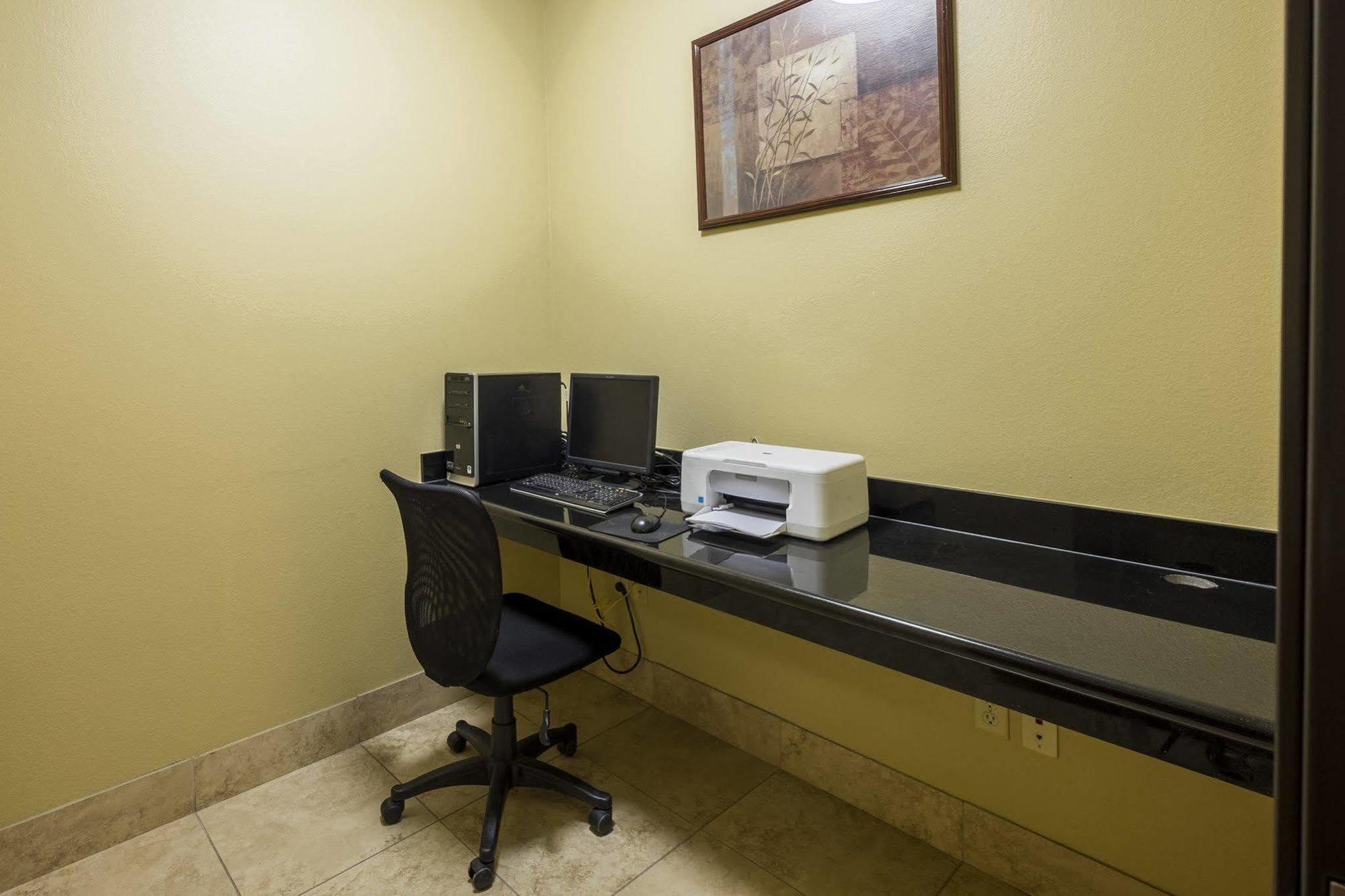 Red Roof Inn & Suites Lake Charles Ngoại thất bức ảnh