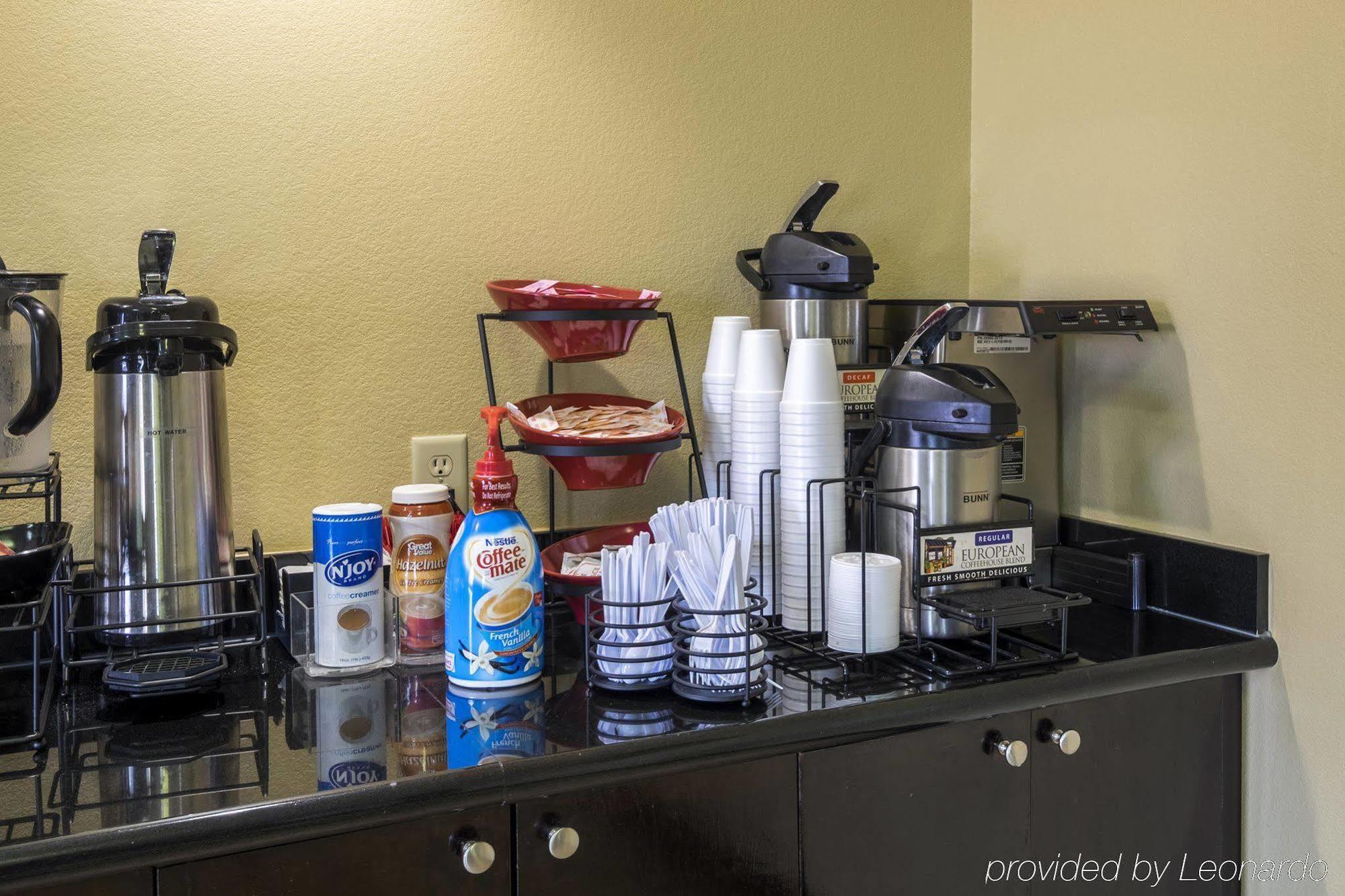 Red Roof Inn & Suites Lake Charles Ngoại thất bức ảnh